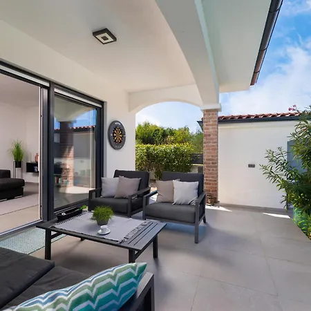 Vila Laura By El-pi Tours